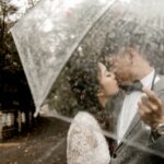 Perché l’ombrello è diventato un elemento estetico nei matrimoni